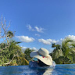 Meet your Posher, Ghadir